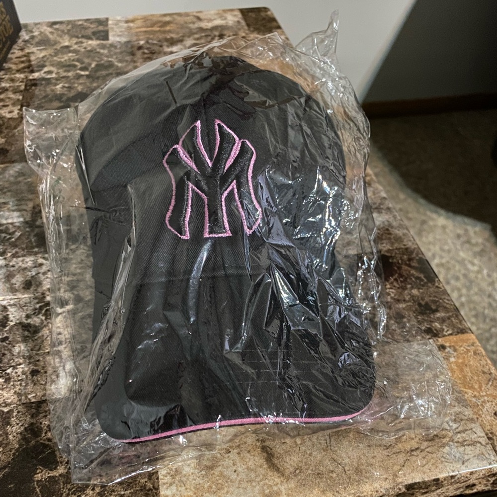 Brand new yankee baseball cap